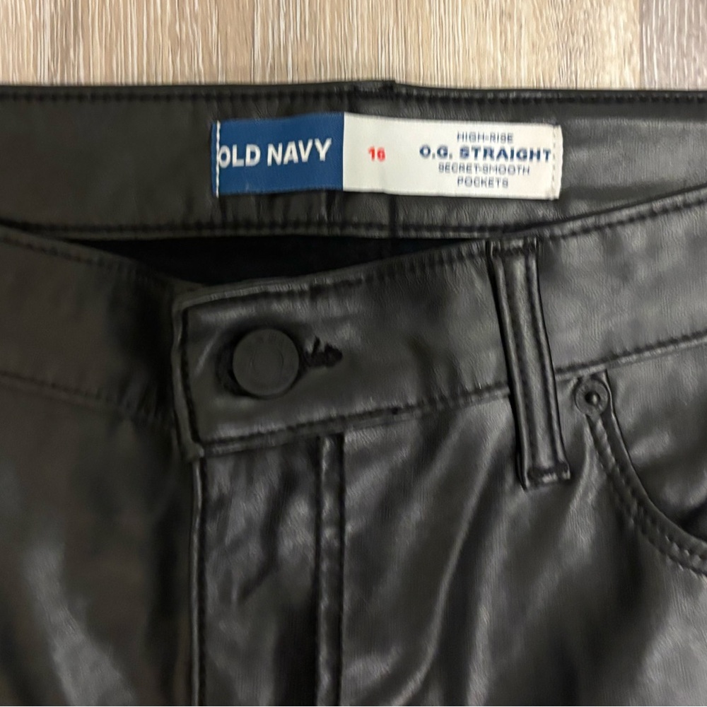 Old Navy Shiny Black Leather-Look Pants - Picture 6 of 7
